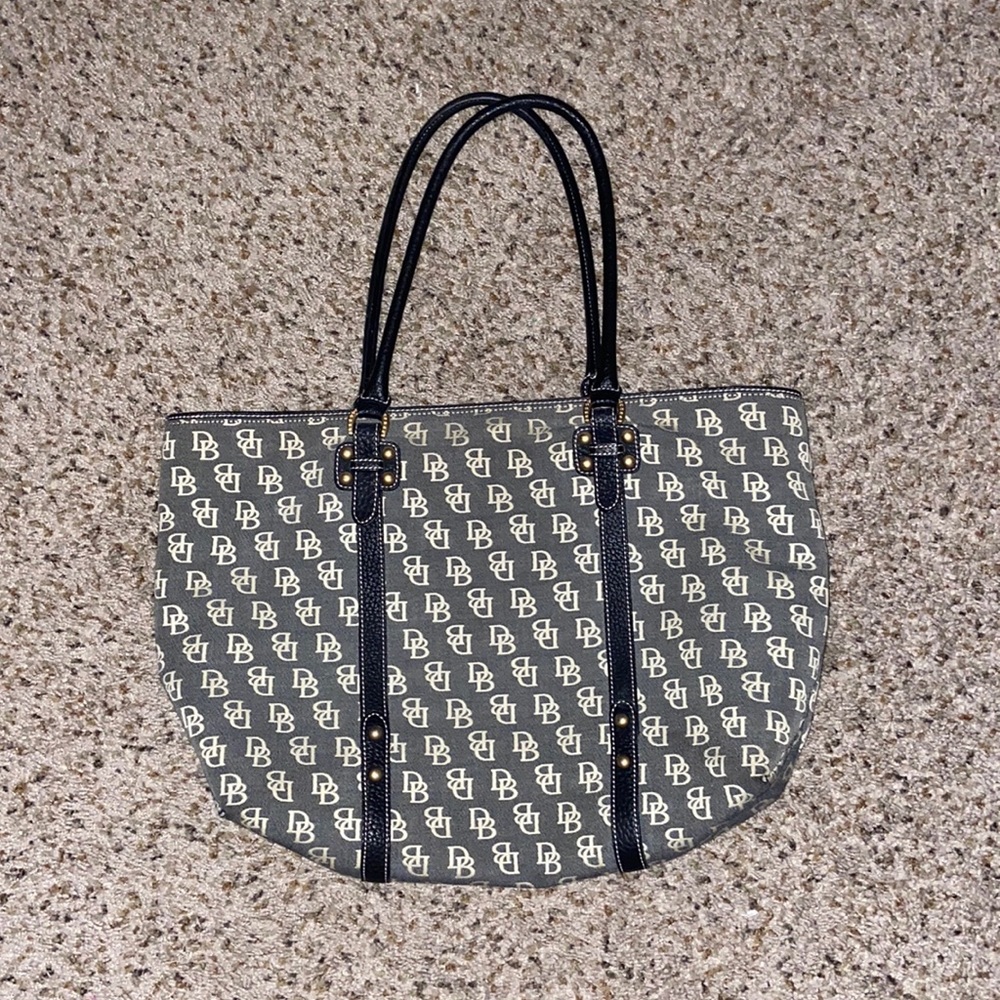 Dooney & Bourke signature logo bag vintage